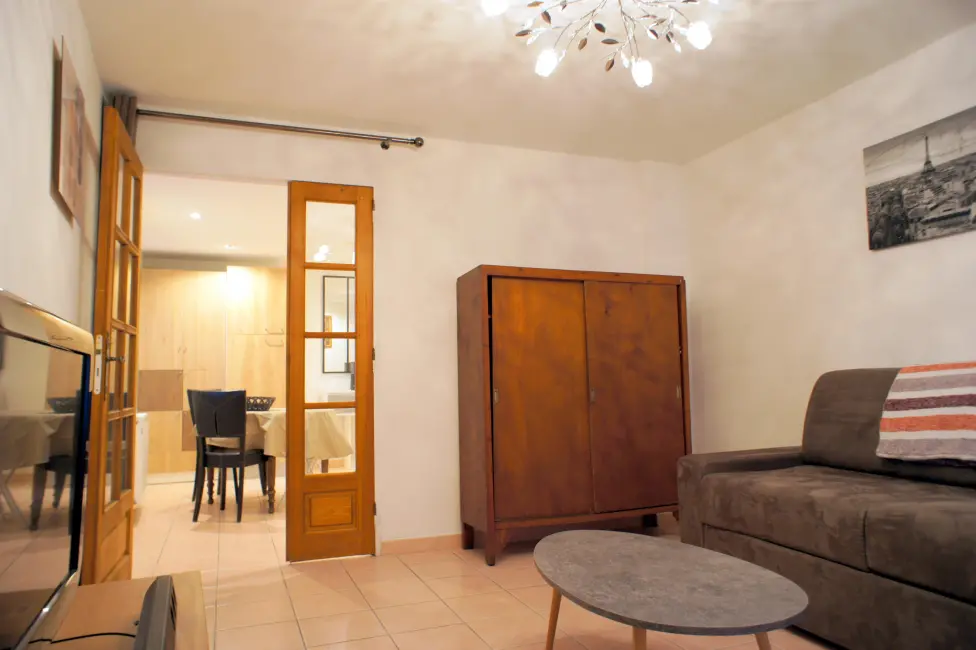 Salon  ou chambre, avec canapé lit